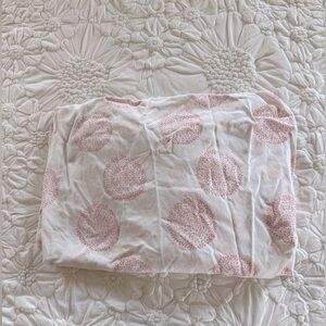 Carousel Design Crib Sheet